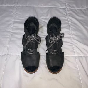 Sorel Black Joanie Lace Wedge Sandals - 8.5